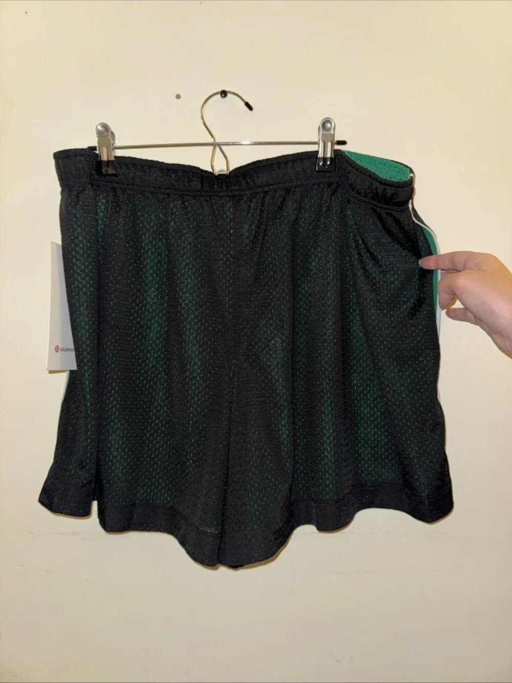 Lululemon Double-Layered Mesh Mid-Rise Short 5